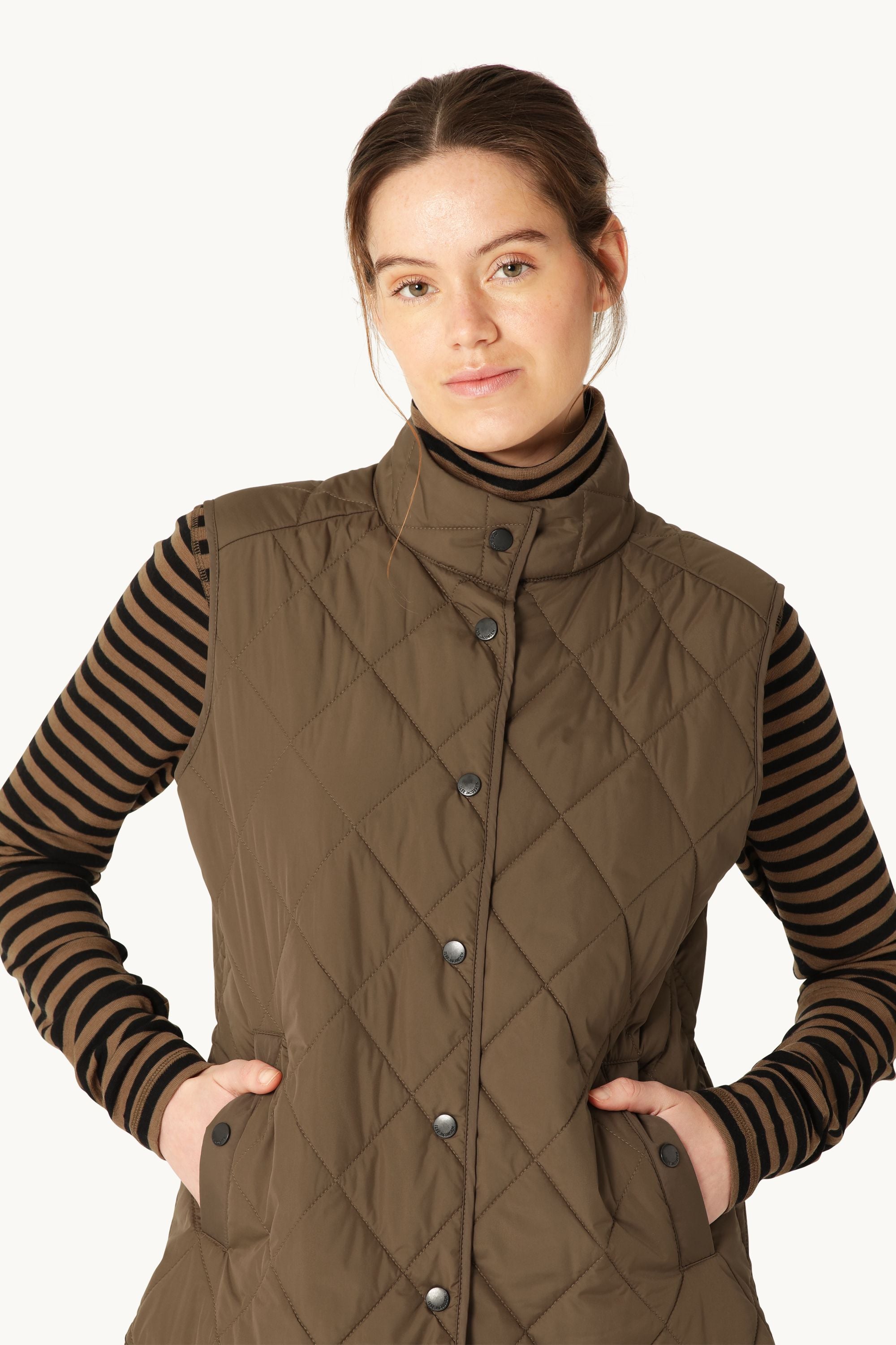 Quilted Short Vest - Nut