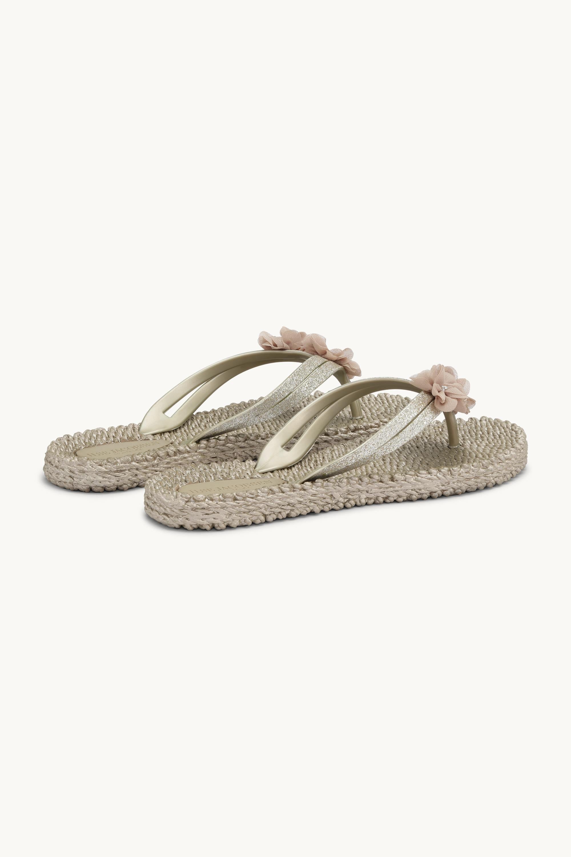 Flip Flops with Flowers - Atmosphere