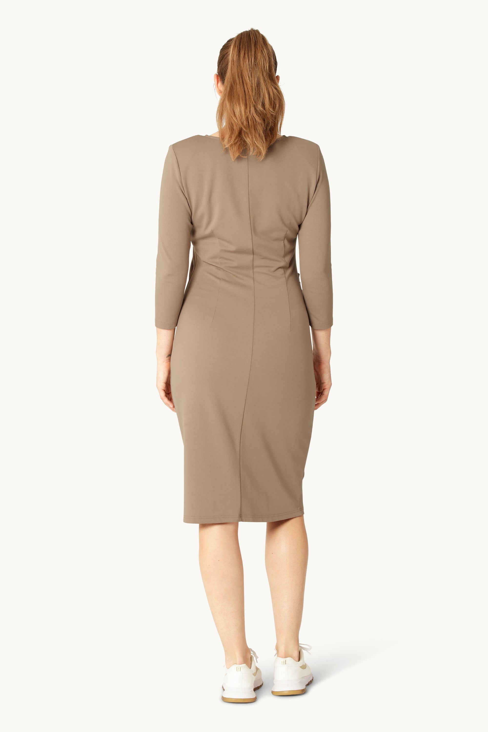 Kjole med Læg - Greige