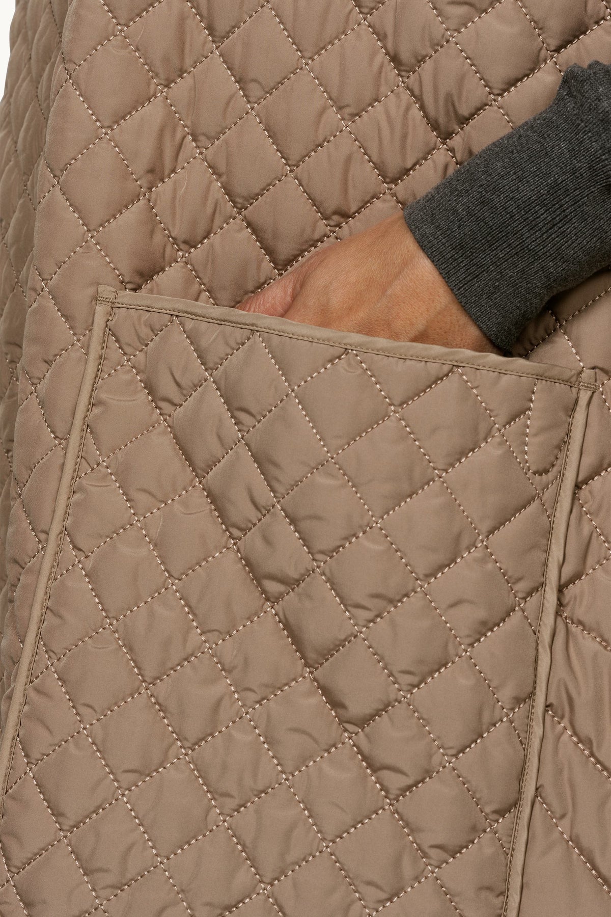Quiltet Poncho - Sepia Tint