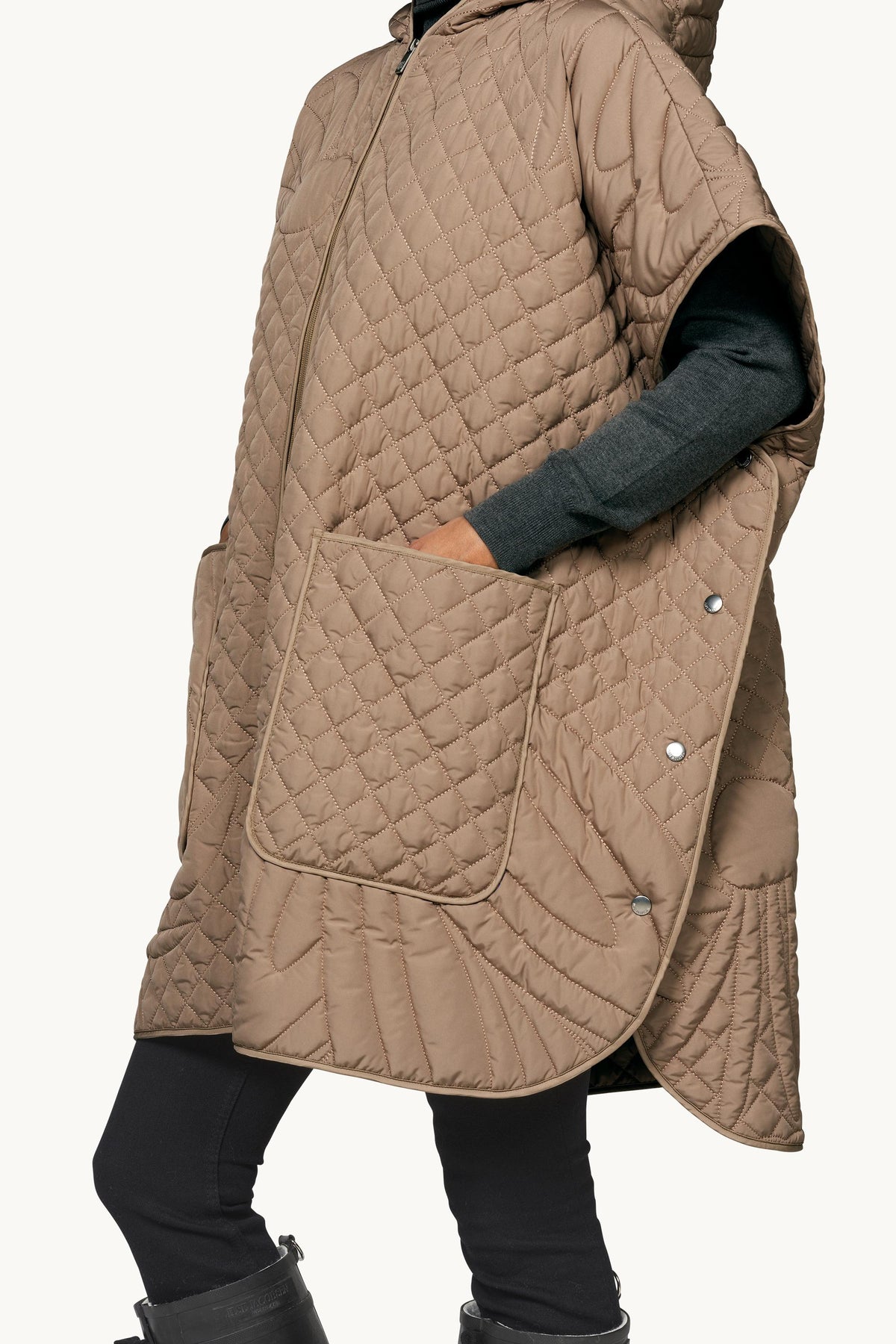 Quiltet Poncho - Sepia Tint