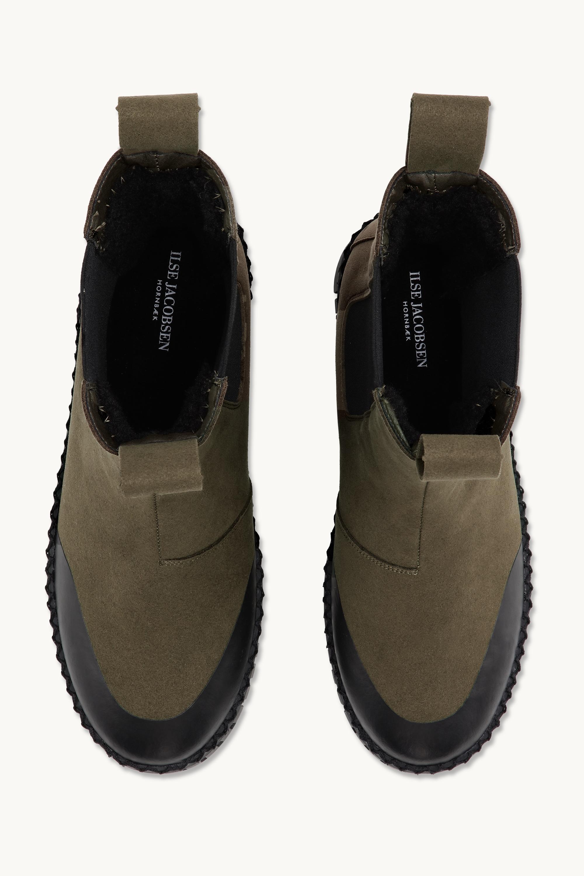 Tulip Winter - Deep Olive Black